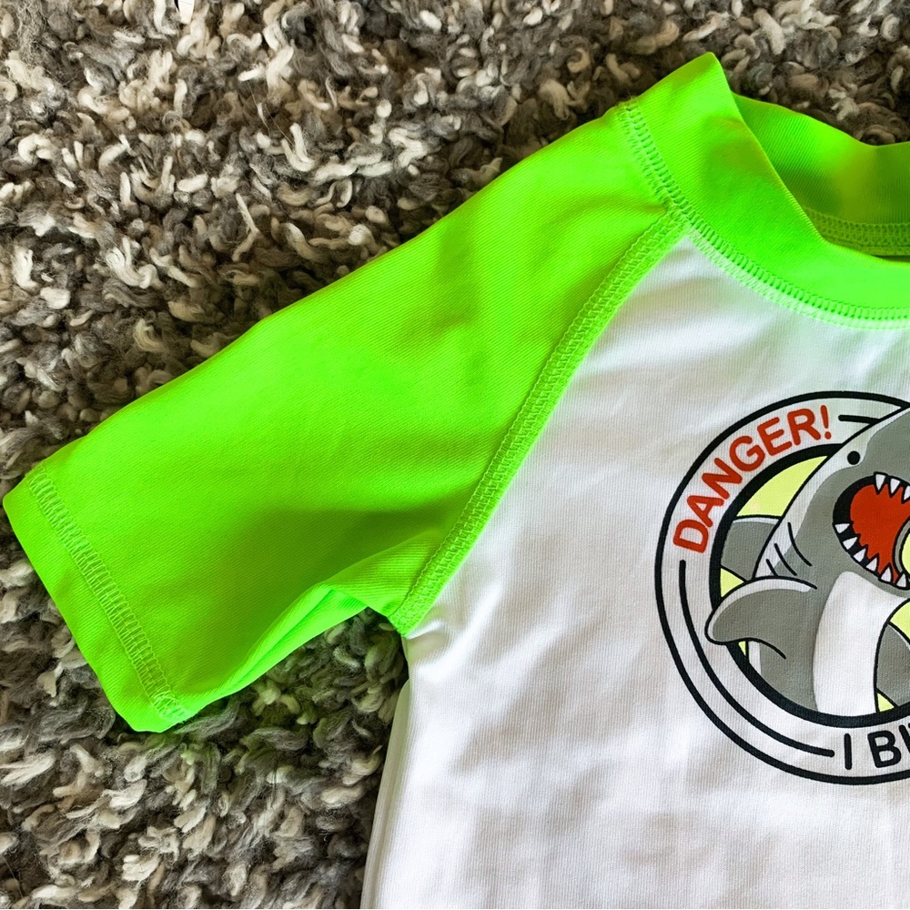 Children’s Place • Rashguard - Picture 4 of 5